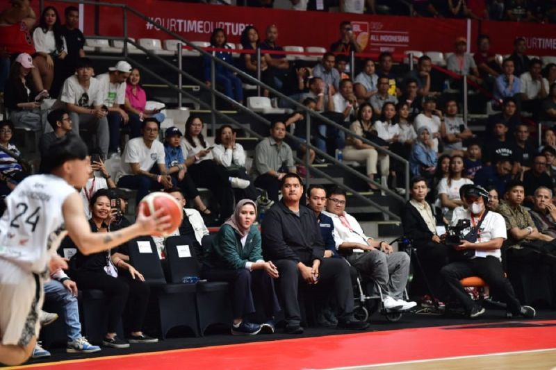 527Menpora-Dito-Tonton-Serunya-Game-Pertama-Laga-IBL-OASIS-All-Indonesian-antara-Satria-Muda-Pertamina-vs-Pelita-Jaya